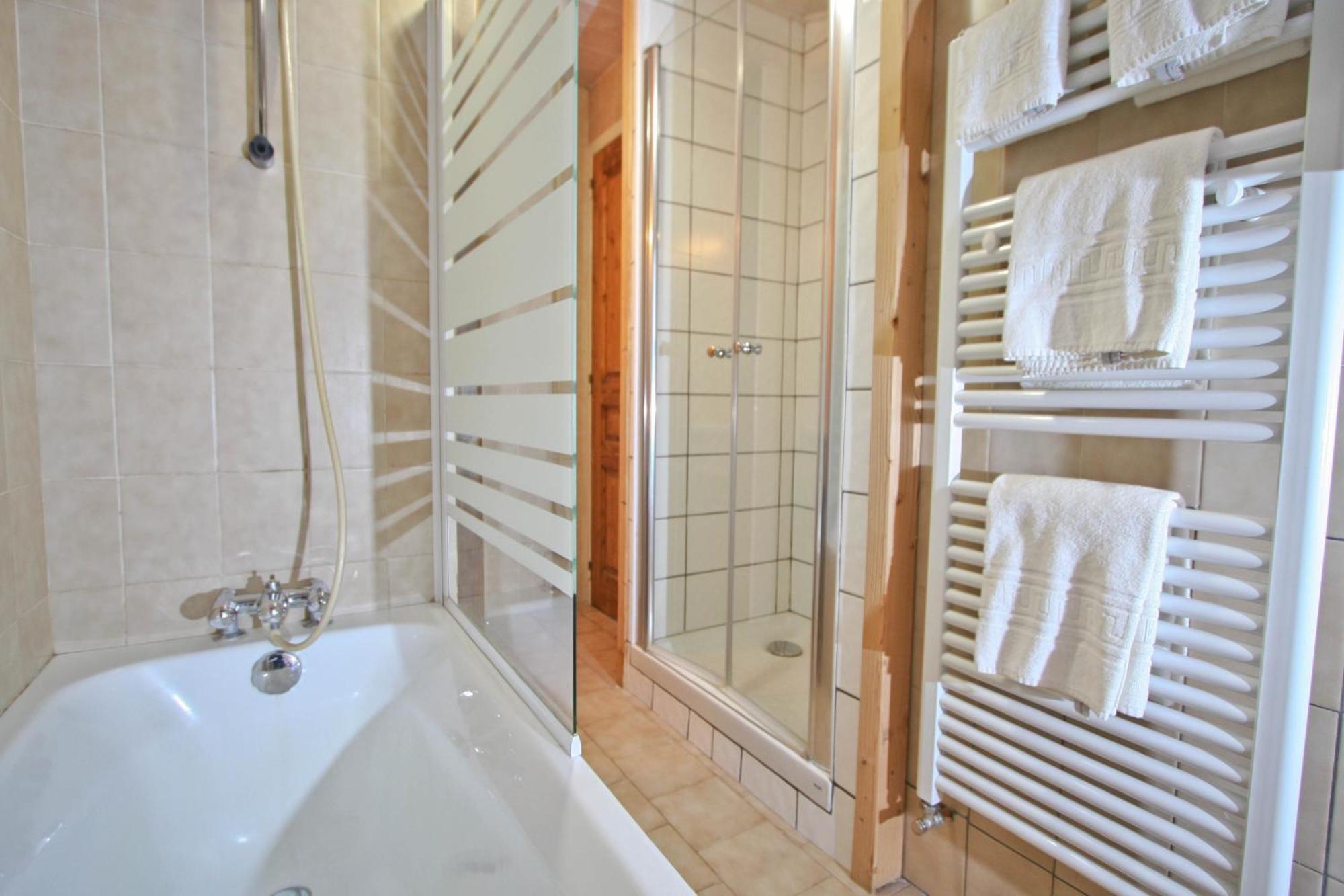 Alpen Roc Hotel Morzine Bagian luar foto