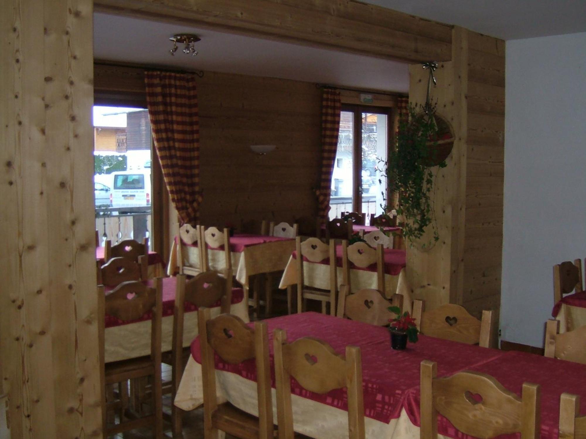 Alpen Roc Hotel Morzine Bagian luar foto