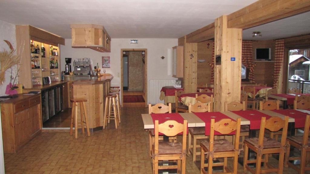 Alpen Roc Hotel Morzine Bagian luar foto