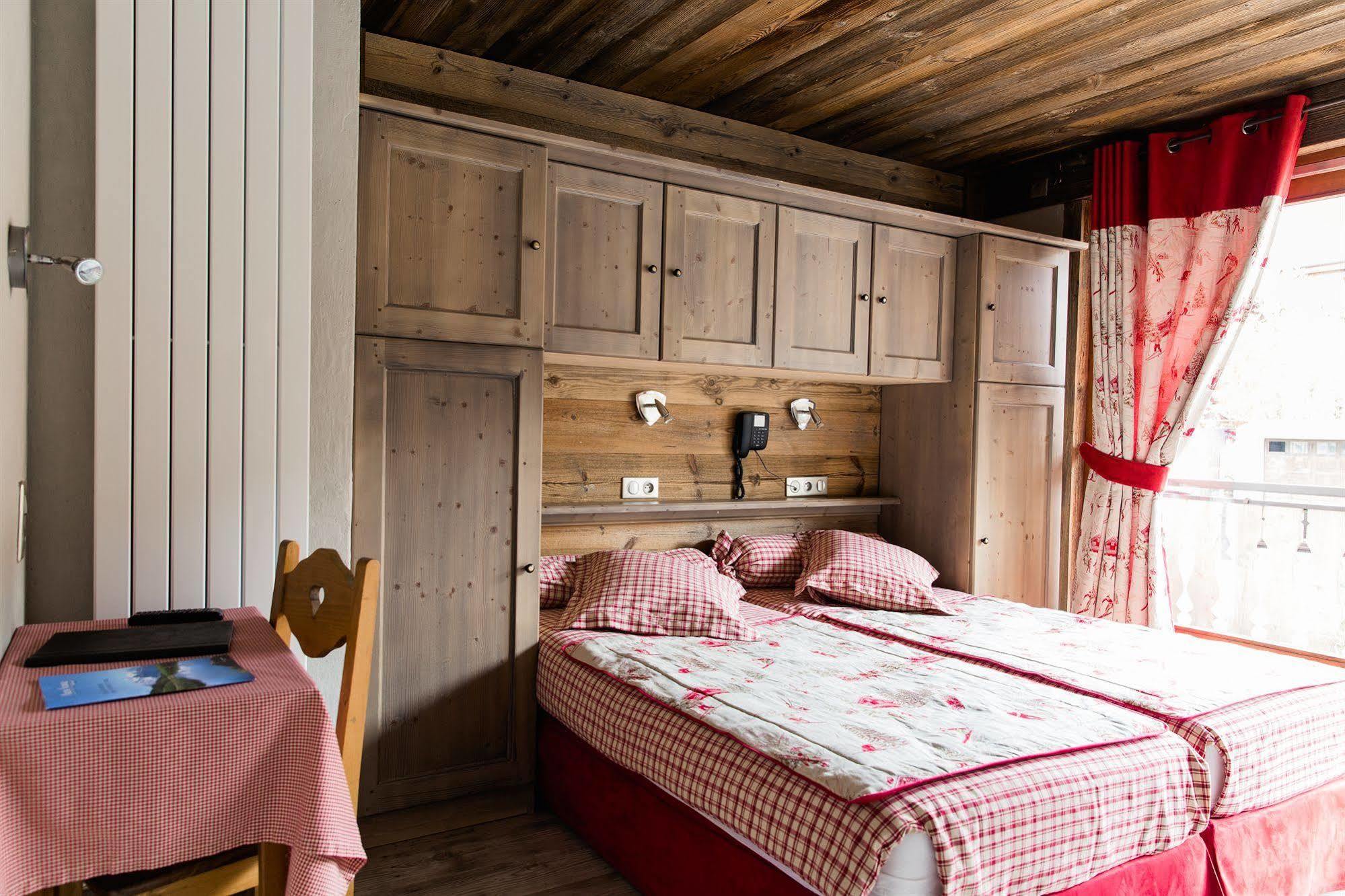 Alpen Roc Hotel Morzine Bagian luar foto