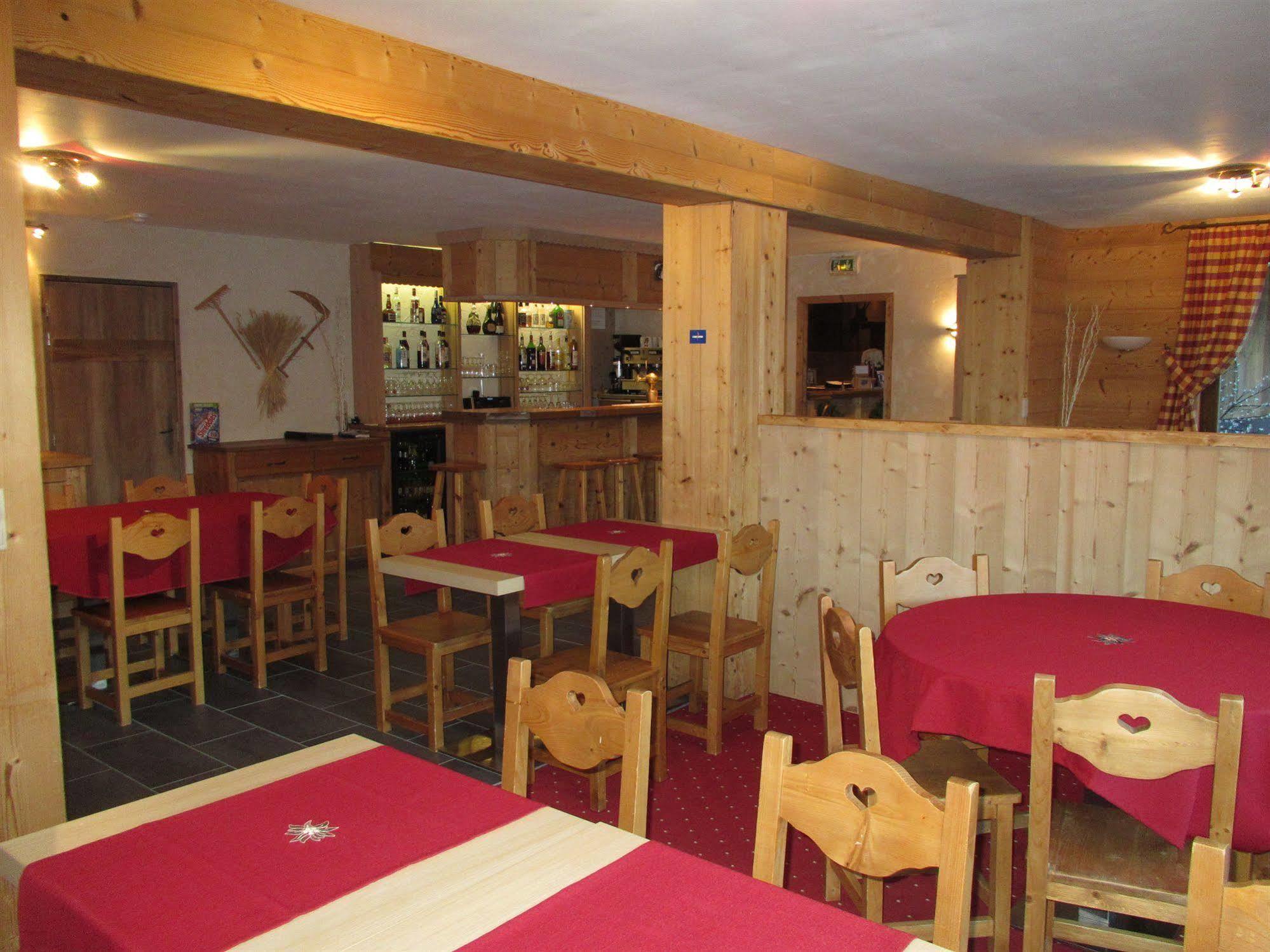 Alpen Roc Hotel Morzine Bagian luar foto