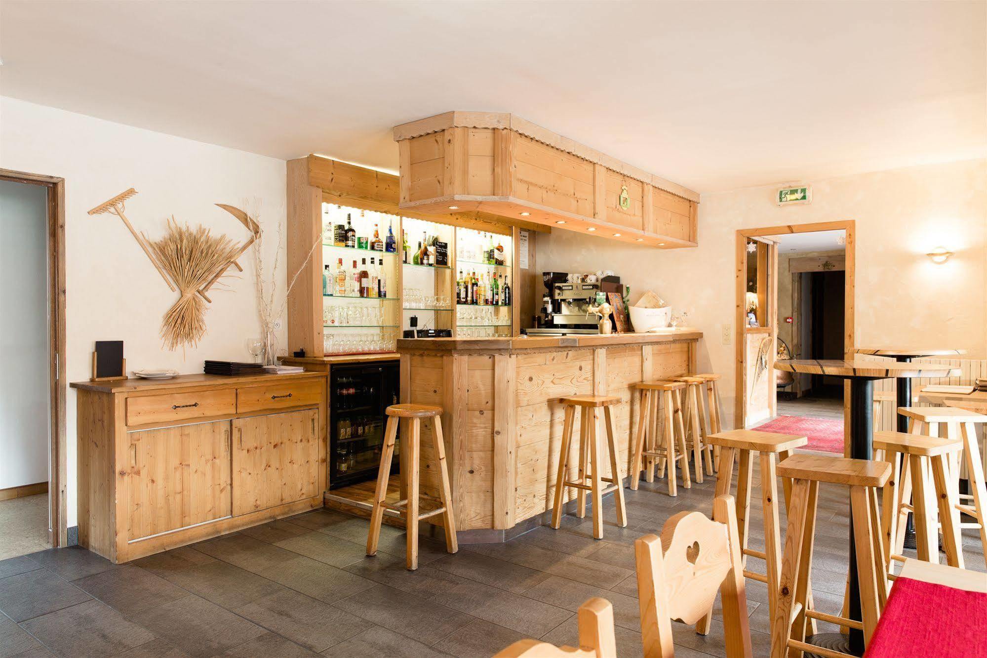 Alpen Roc Hotel Morzine Bagian luar foto